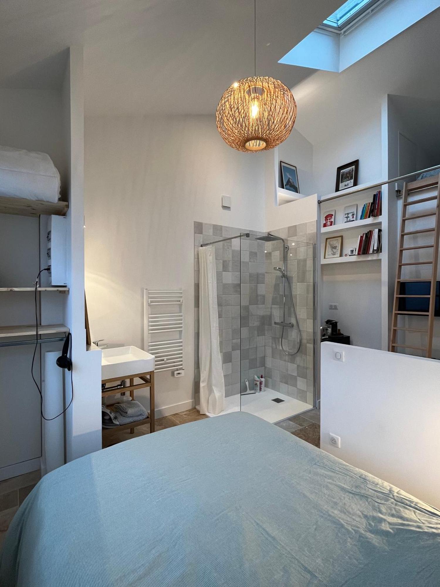 Apartamento Loft Avec Terrasse Et Jardin Angulema Exterior foto