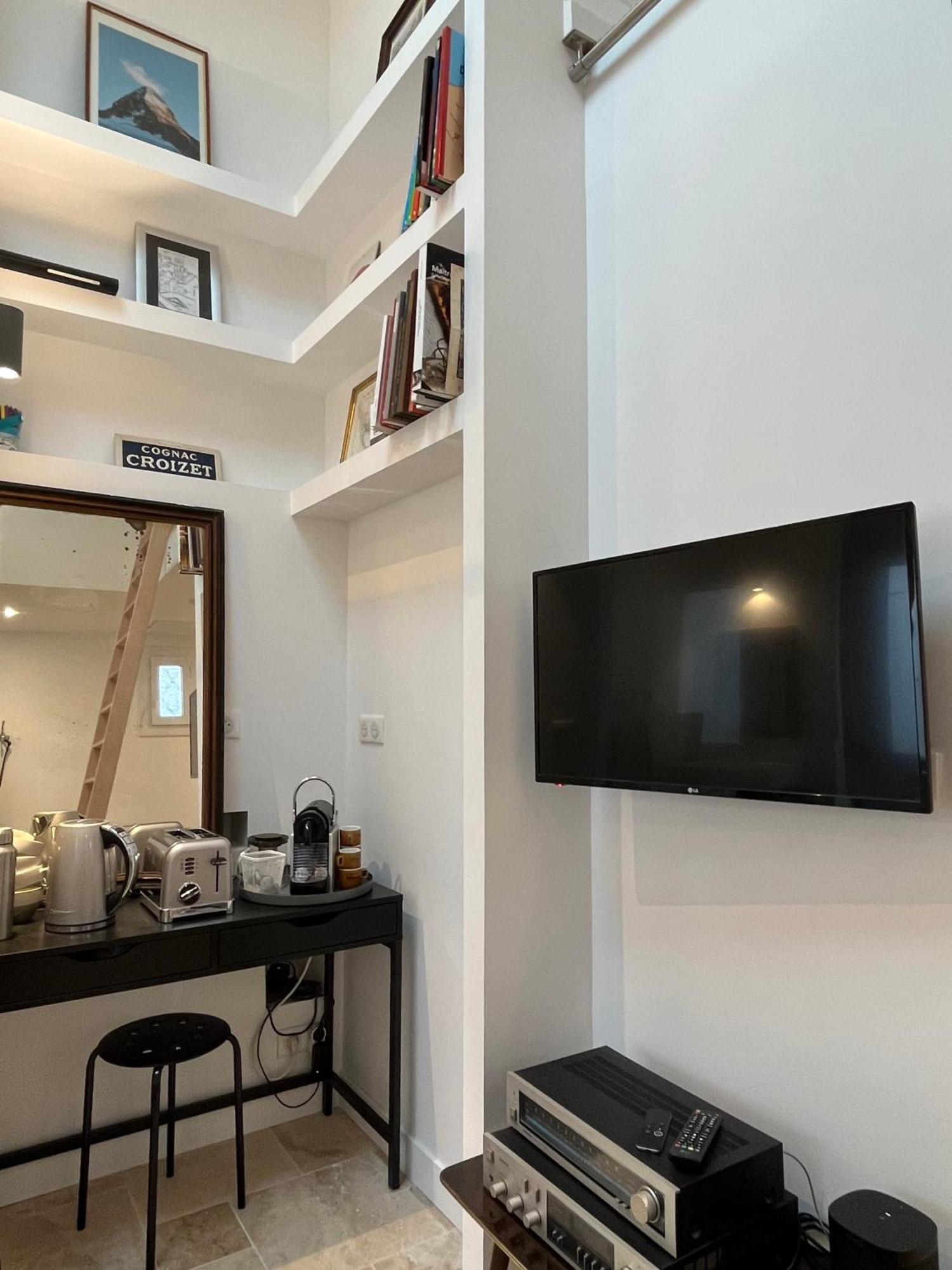 Apartamento Loft Avec Terrasse Et Jardin Angulema Exterior foto