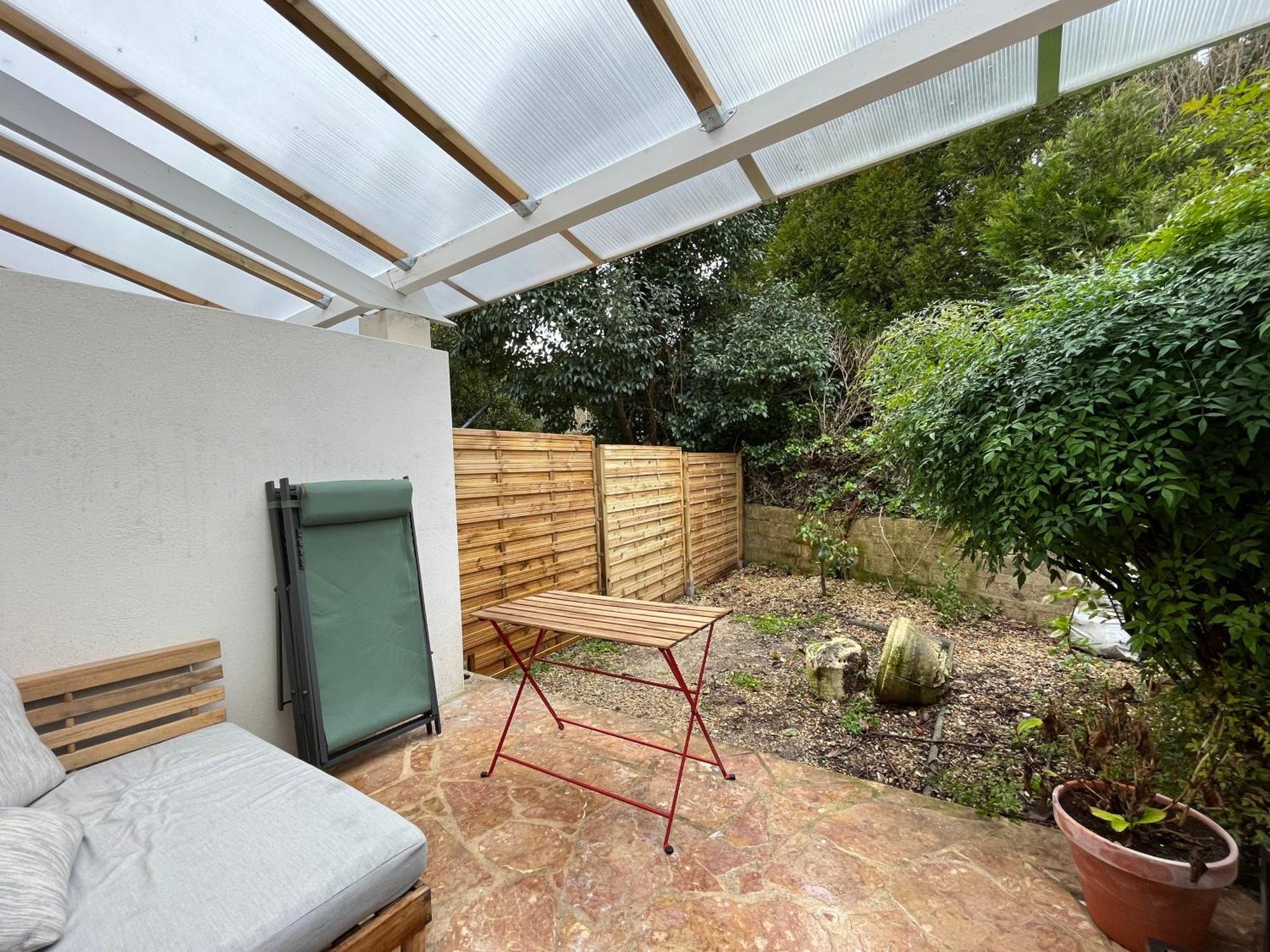 Apartamento Loft Avec Terrasse Et Jardin Angulema Exterior foto