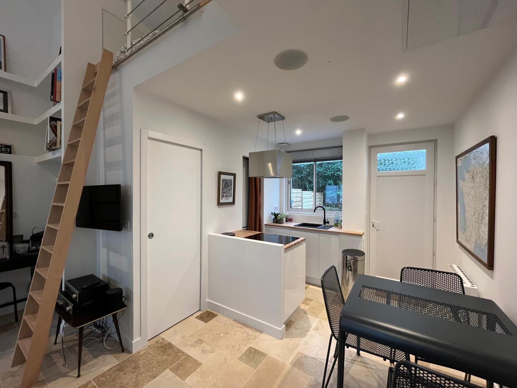 Apartamento Loft Avec Terrasse Et Jardin Angulema Exterior foto